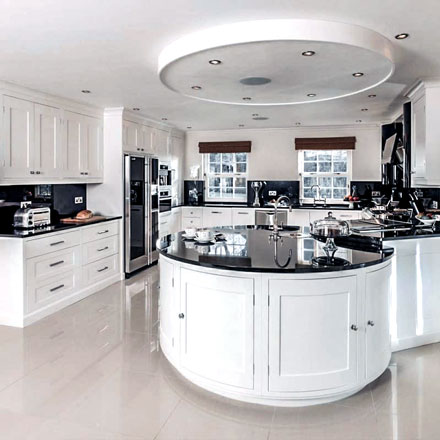 Complete renovation of the bathroom and kitchen, combining functionality with stunning design.